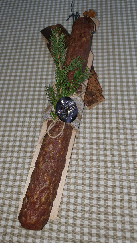 Unsere Beste (Stracke) auf einem Wurstbrett